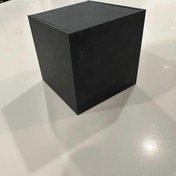 📦 MOVING SALE 📦 David Yurman Petite Albion Diamond Stud Earrings - Picture 7 of 8